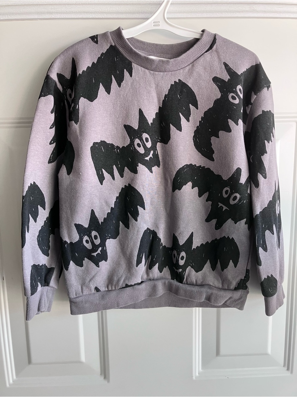 H&M grey black Halloween bats sweater 4-6 years